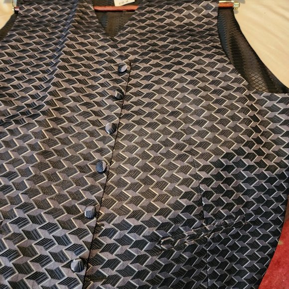 NEW WITH TAGS ELEGANT SILK FORMAL VEST , SIZE  XXL - Picture 1 of 4